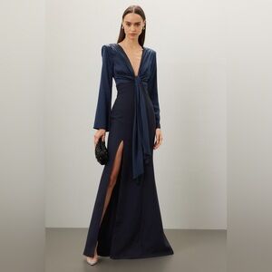 Cinq à Sept Julianne Gown size 2‎ Navy